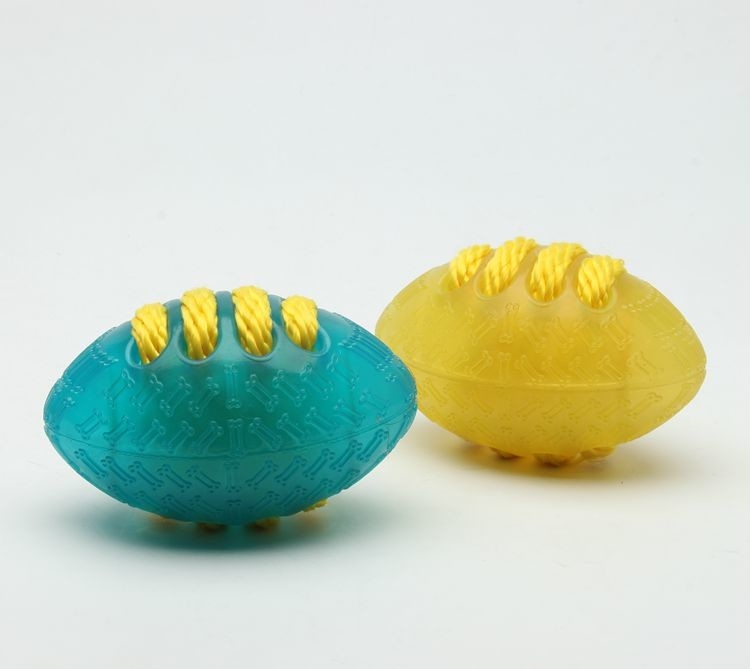 Beautiful Football Safe Chew Toys For Strong Chewers BSCI Approved